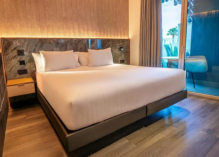 Silken Saaj Maar - Adults Only 4*